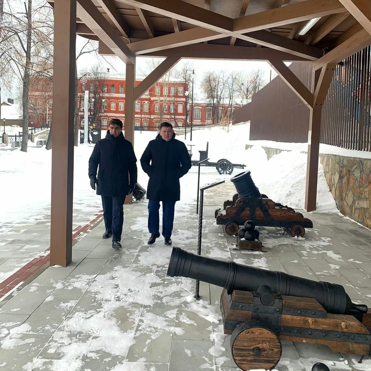 Делегация правительства Свердловской области посетила ВТМЗ | 27.01.2022 |  Верхняя Тура - БезФормата